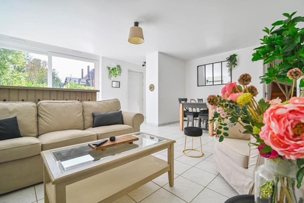Apartamento Logis Du Lys Boult-sur-Suippe Exterior foto